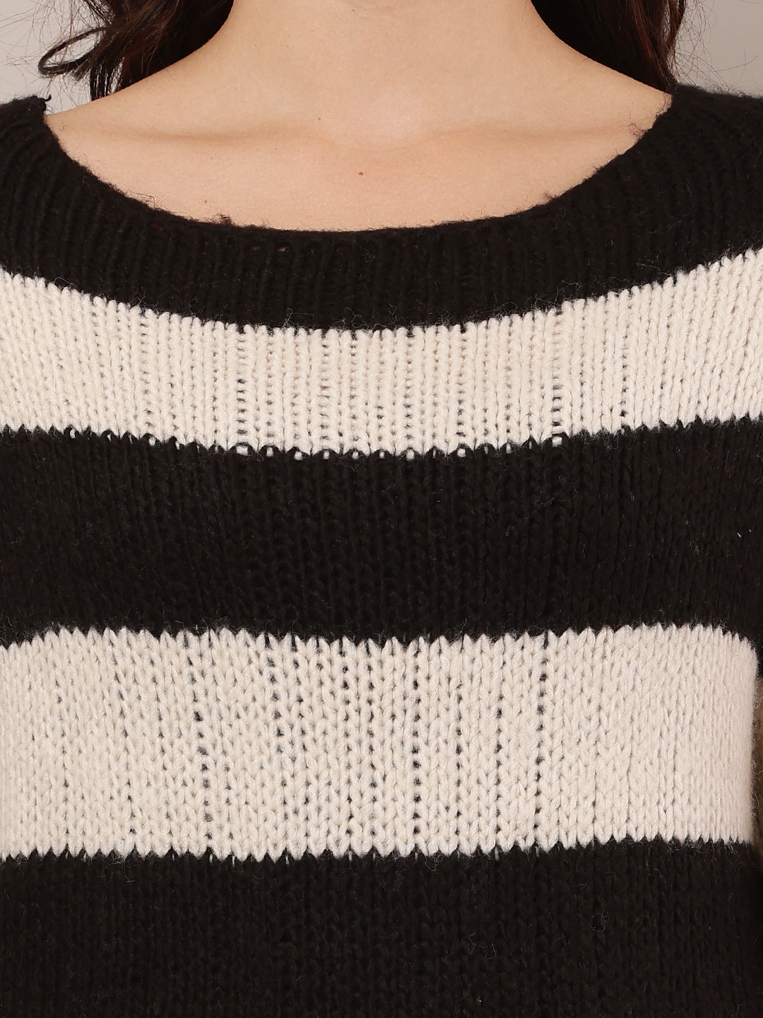Women Black & White Crew Neck Knitted Sweater