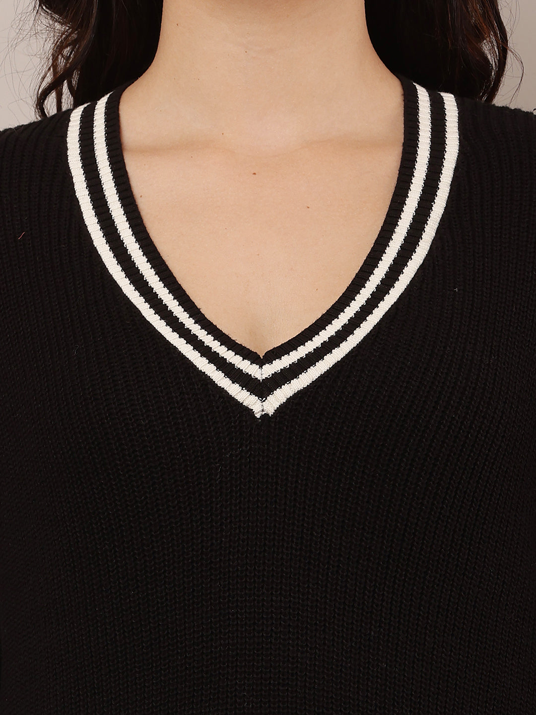 Women Black V-Neck Ribbed-Knit Sweater