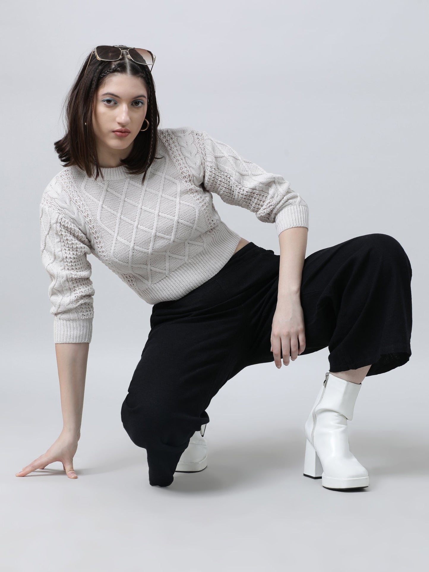 Women Regular Fit Knitted White Cropped Sweater