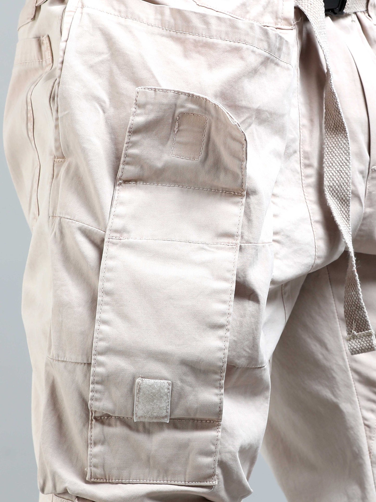 Elevato Layers Cargo Joggers In Cream