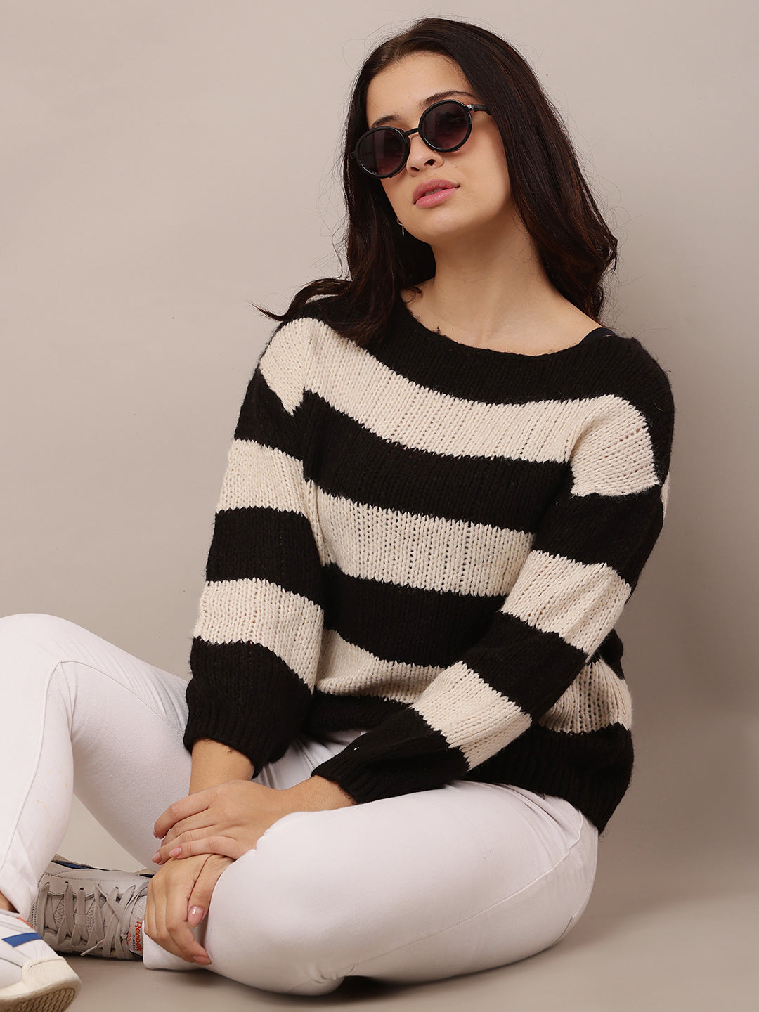 Women Black & White Crew Neck Knitted Sweater
