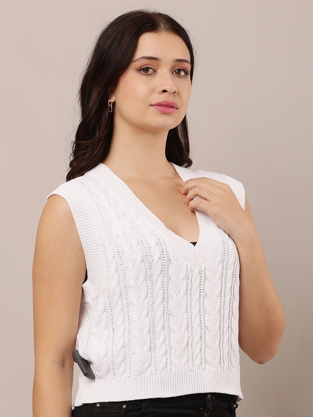 Women White V-Neck Sleeveless Knitted Sweater