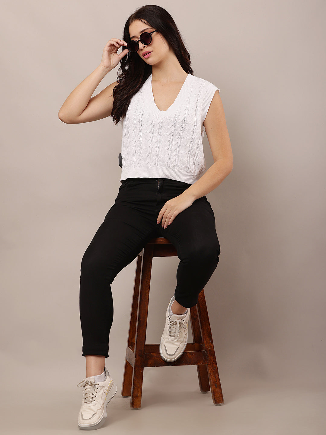 Women White V-Neck Sleeveless Knitted Sweater