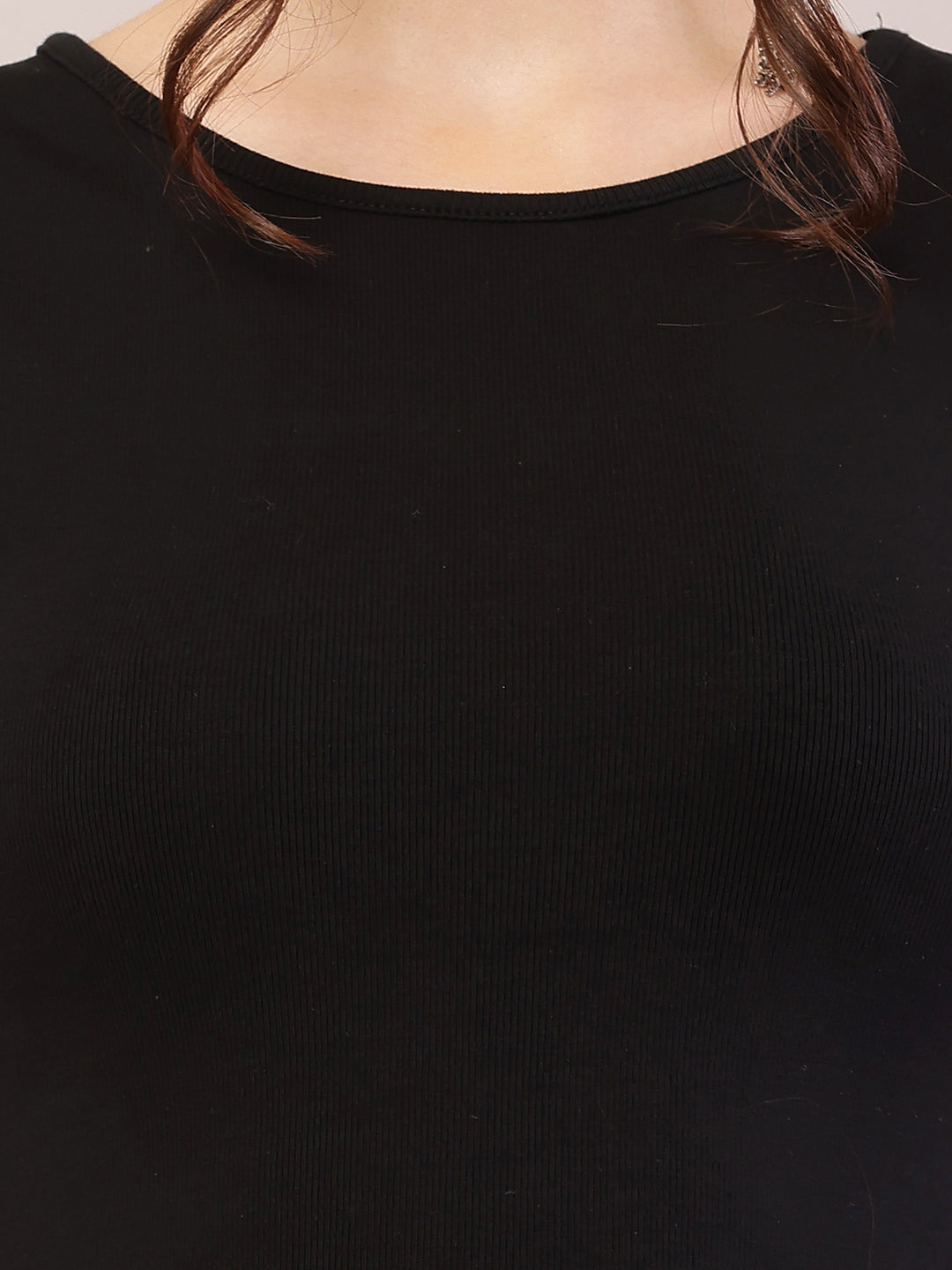 Women black viscose round neck tank top.
