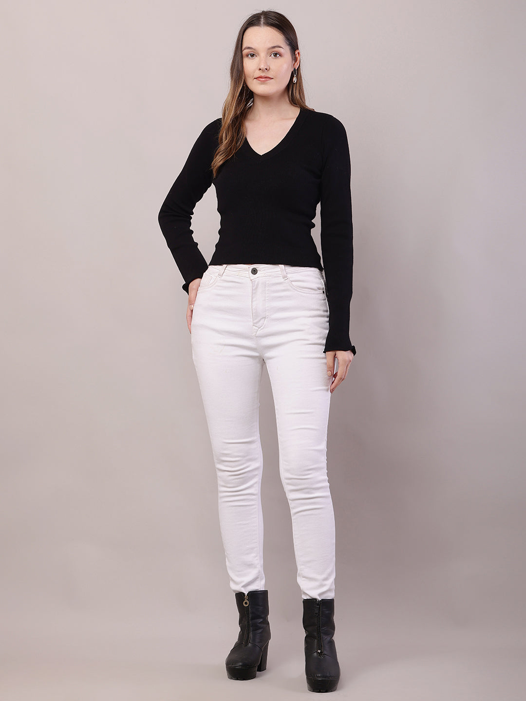Women Black Viscose Full Sleeve V-Neck Sweater