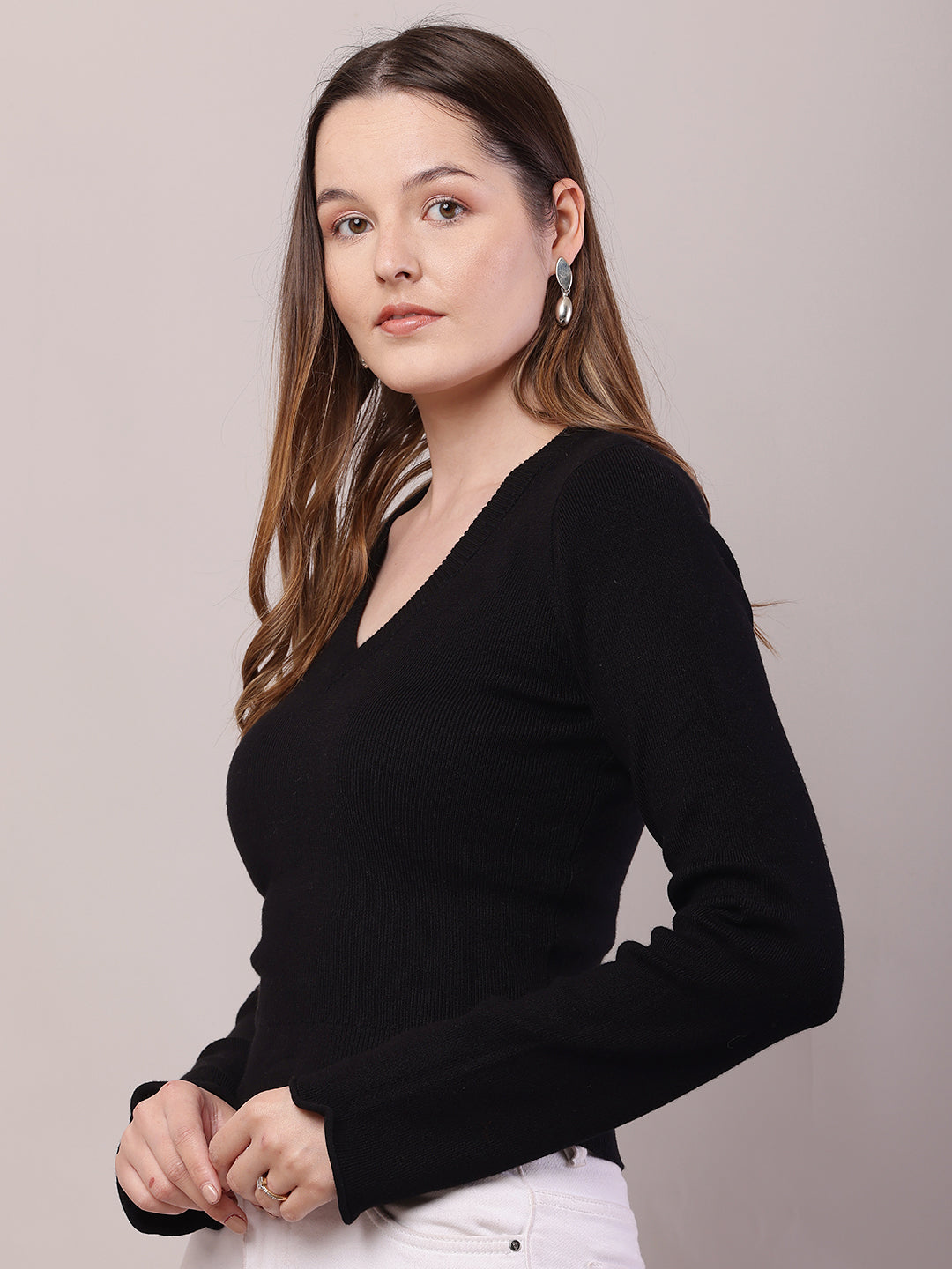 Women Black Viscose Full Sleeve V-Neck Sweater