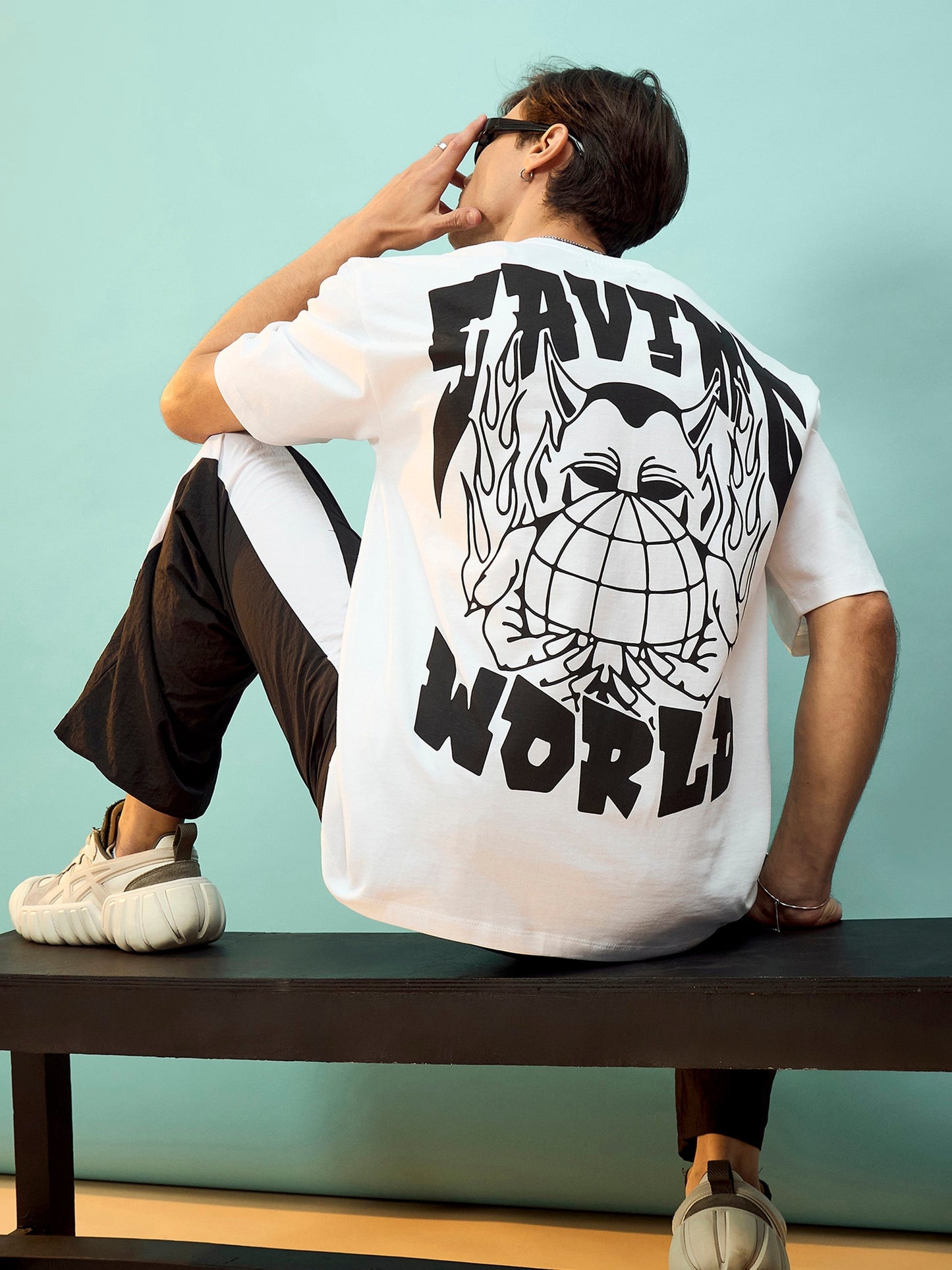 Unisex Blue Saving World Oversize T-Shirt