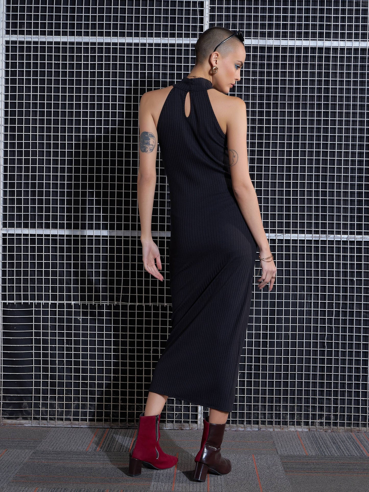 Black Rib Front Slit Bodycon Midi Dress -SASSAFRAS