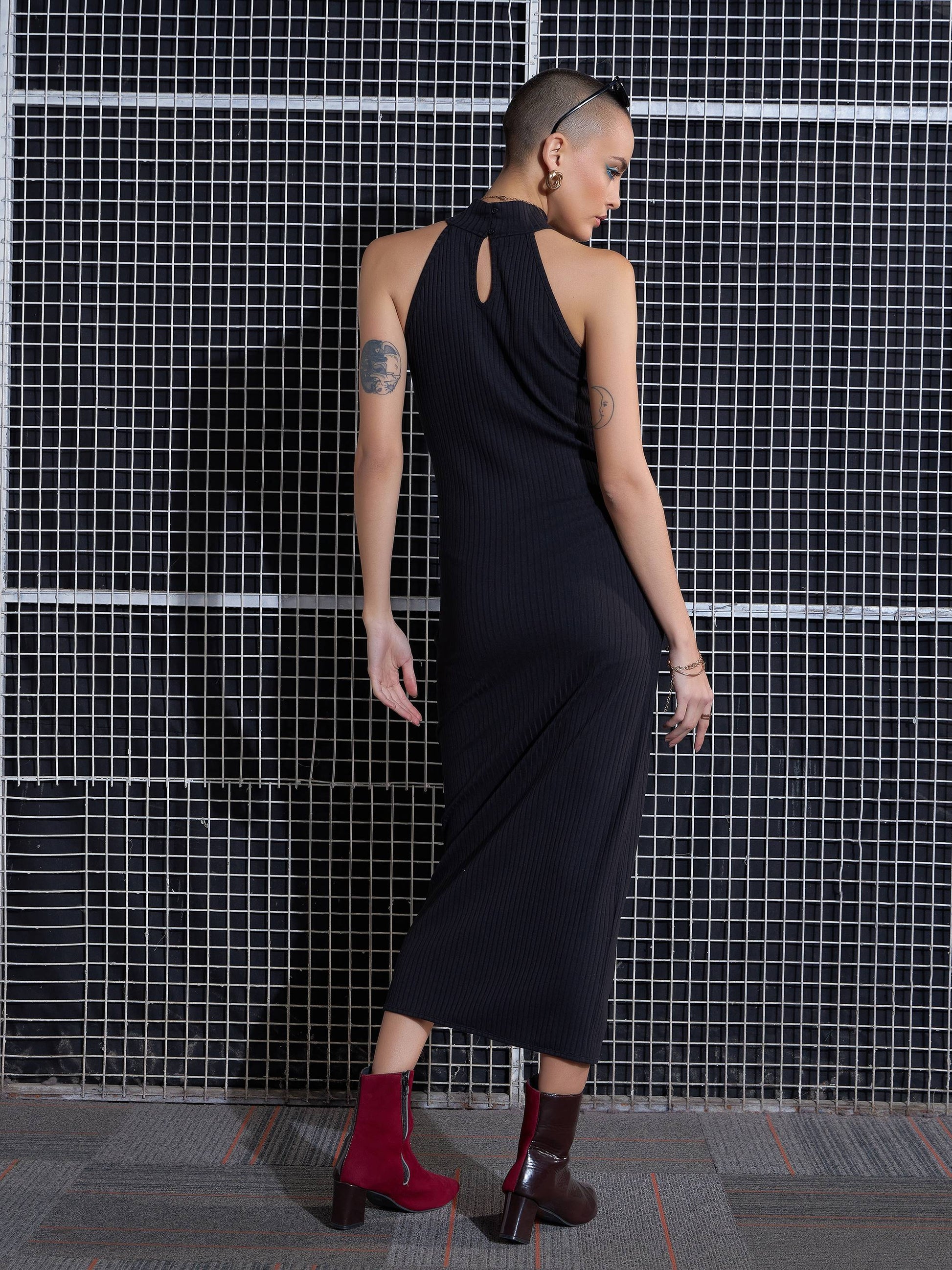 Black Rib Front Slit Bodycon Midi Dress -SASSAFRAS