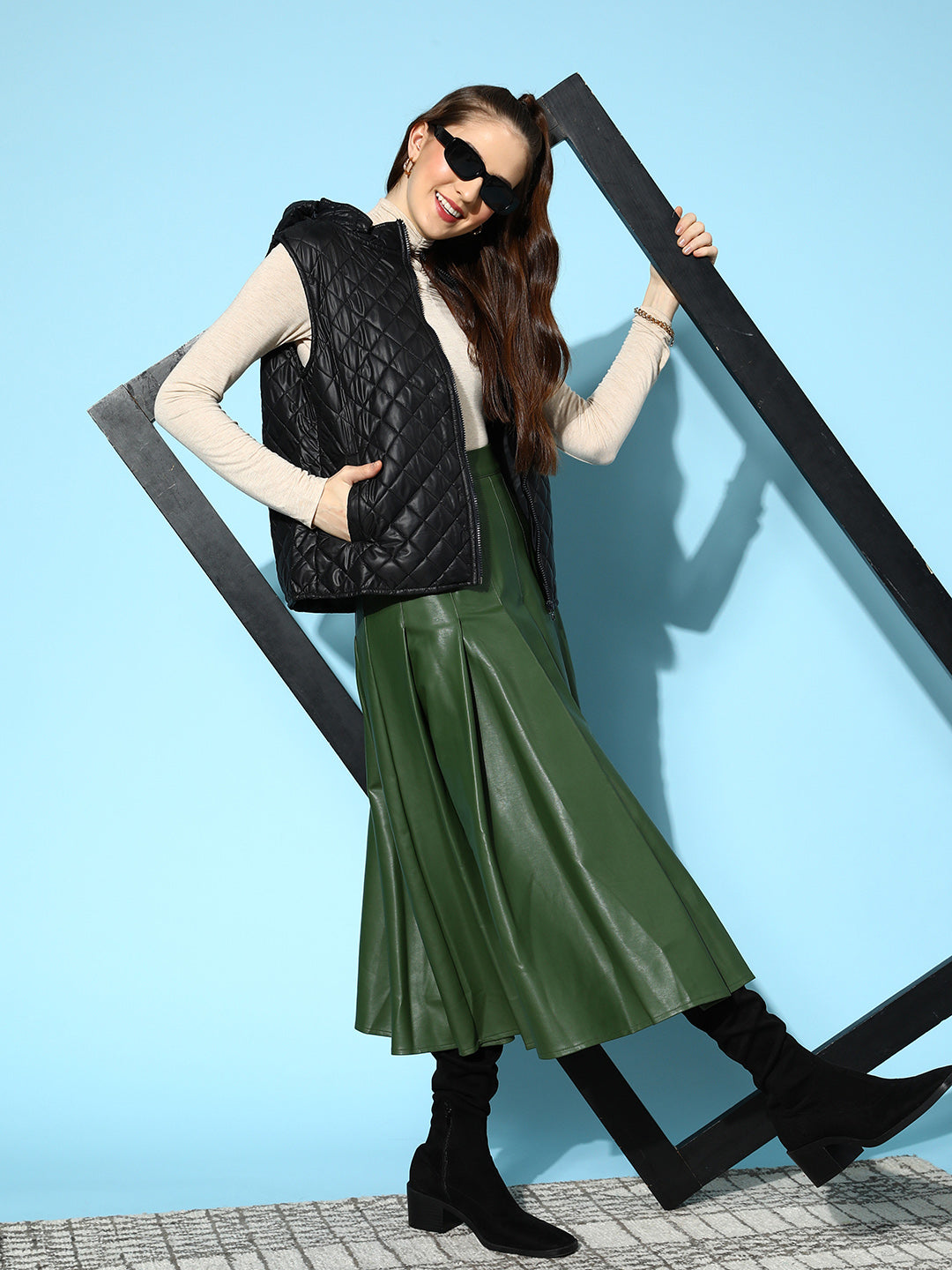 Black Quilted Sleeveless Hood Jacket-SASSAFRAS